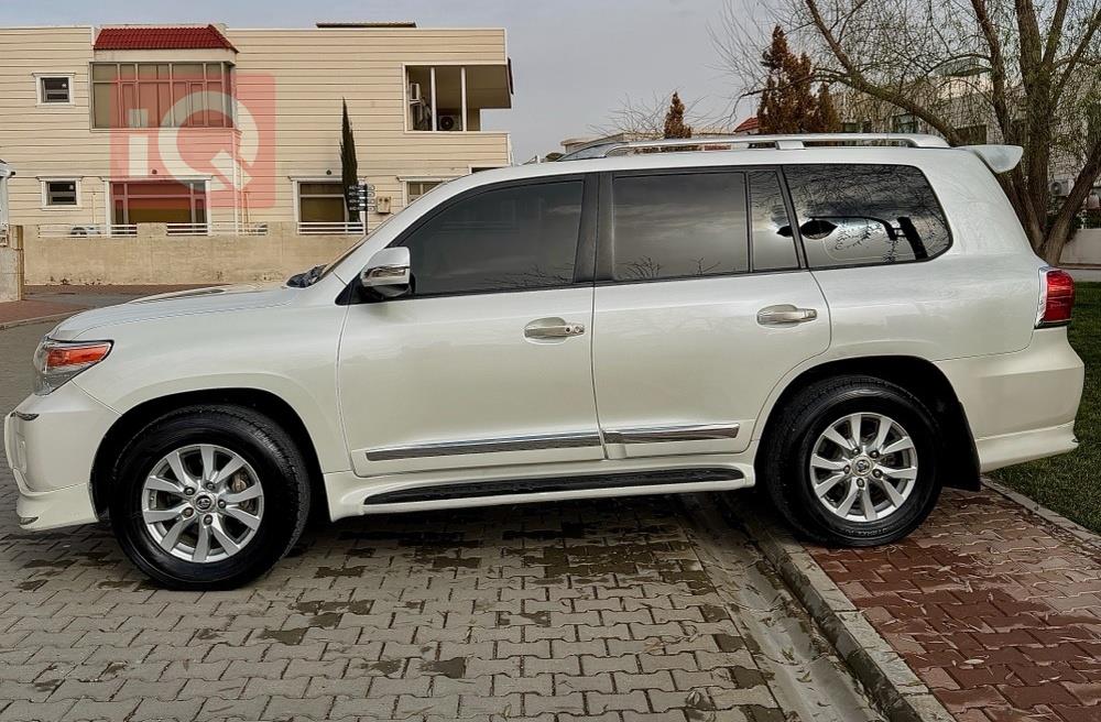 تويوتا لاندكروزر